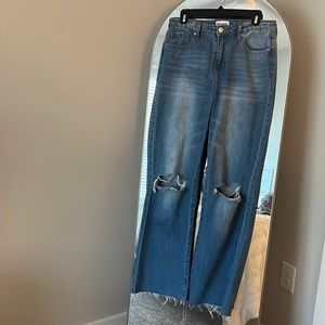 Like-new Abound jeans for sale, only worn a few times.